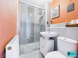 En Suite - click for photo gallery